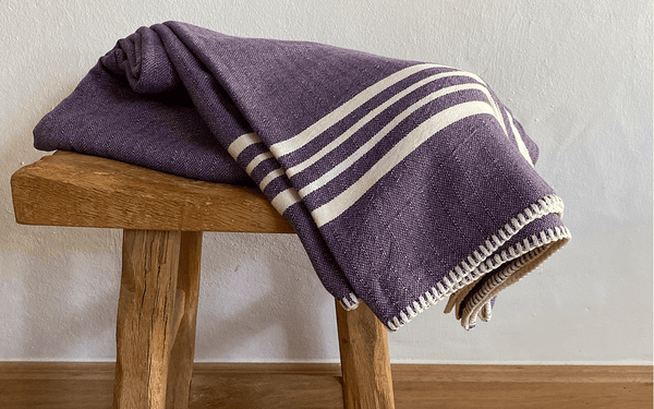 A guide to know how Bath Towels and Bath sheets differ!